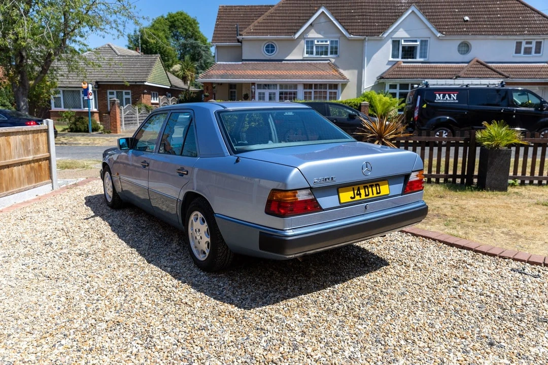 1992 Mercedes-Benz W124 E-Class - Image 14 of 30