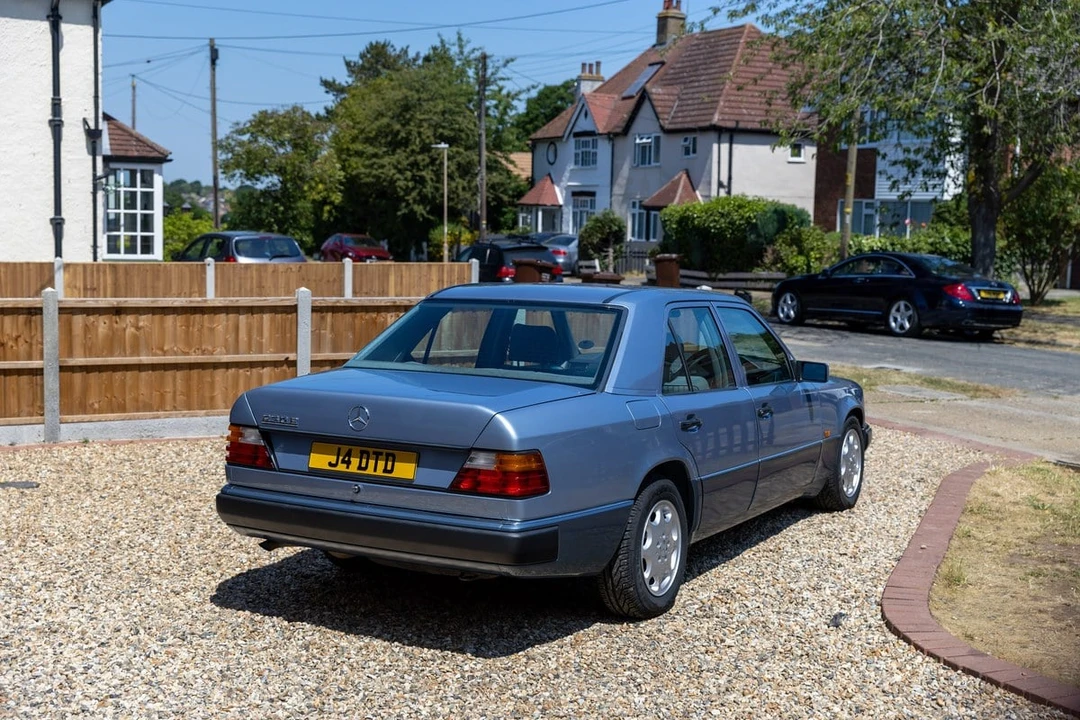 1992 Mercedes-Benz W124 E-Class - Image 15 of 30
