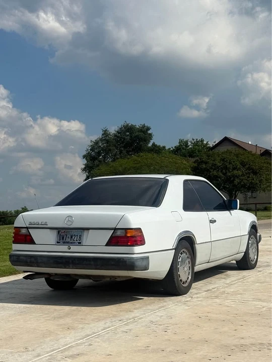 1992 Mercedes-Benz W124 E-Class - Image 4 of 12