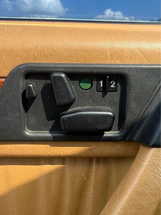 1992 Mercedes-Benz W124 E-Class - Image 11 of 12