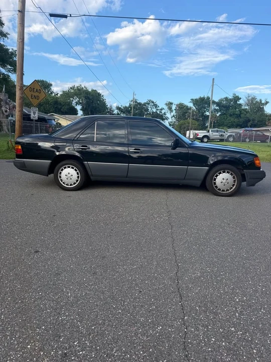 1992 Mercedes-Benz W124 E-Class - Image 3 of 12