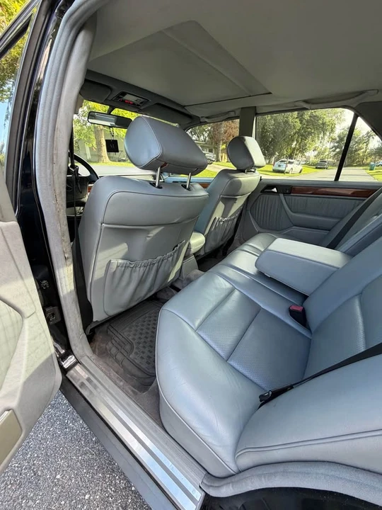 1992 Mercedes-Benz W124 E-Class - Image 10 of 12