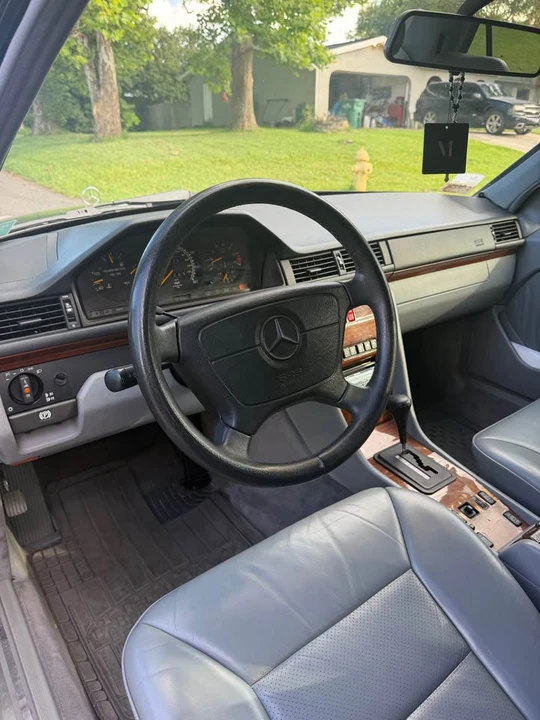 1992 Mercedes-Benz W124 E-Class - Image 8 of 12