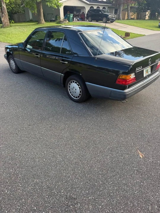 1992 Mercedes-Benz W124 E-Class - Image 6 of 12