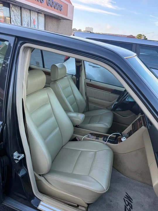 1992 Mercedes-Benz W124 E-Class - Image 9 of 13