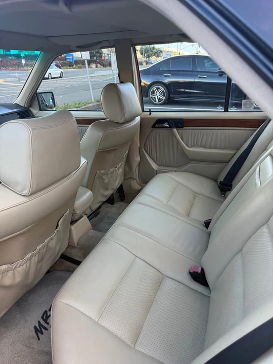 1992 Mercedes-Benz W124 E-Class - Image 12 of 13
