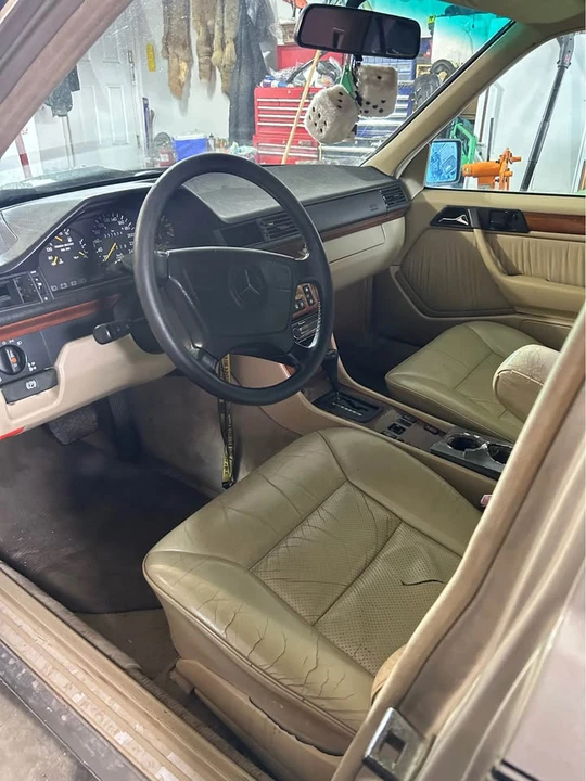 1992 Mercedes-Benz W124 E-Class - Image 4 of 7