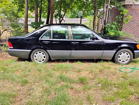 1992 Mercedes-Benz 300 SD Sedan 4D
