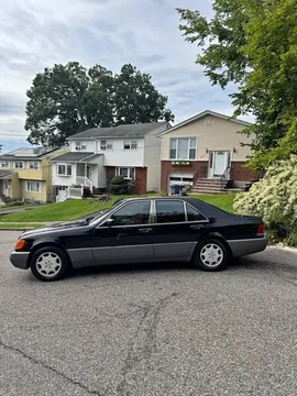 1992 Mercedes-Benz 300 SE Sedan 4D