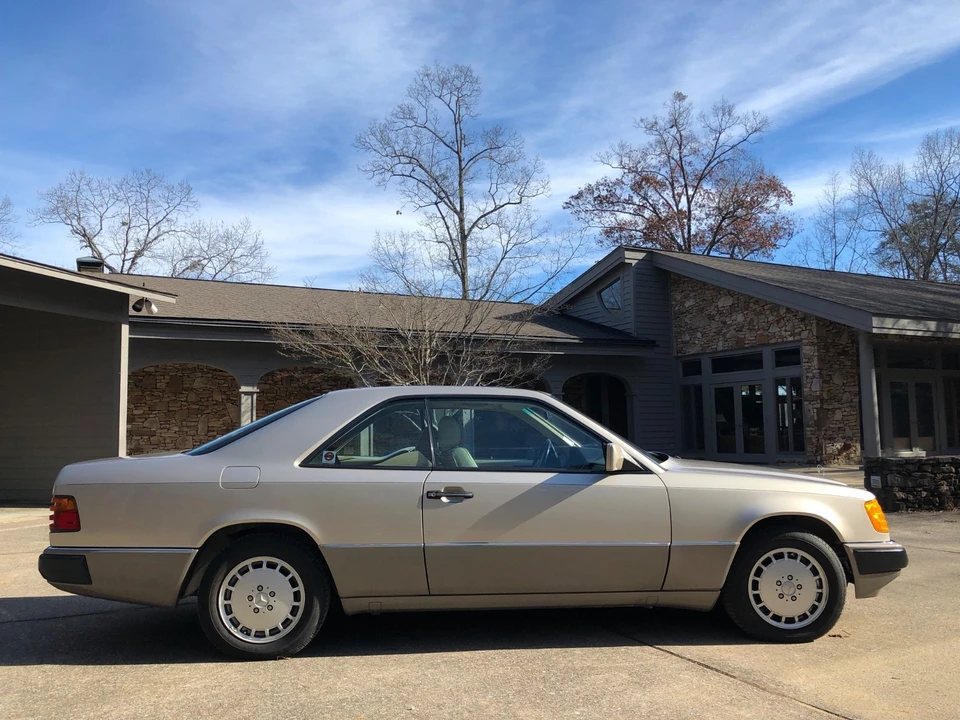 1992 Mercedes-Benz W124 E-Class - Image 2 of 21