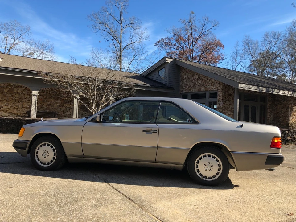 1992 Mercedes-Benz W124 E-Class - Image 9 of 21