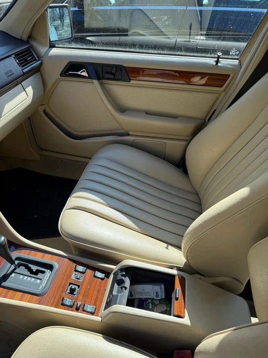 1992 Mercedes-Benz W124 E-Class - Image 19 of 20