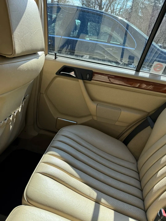 1992 Mercedes-Benz W124 E-Class - Image 12 of 20