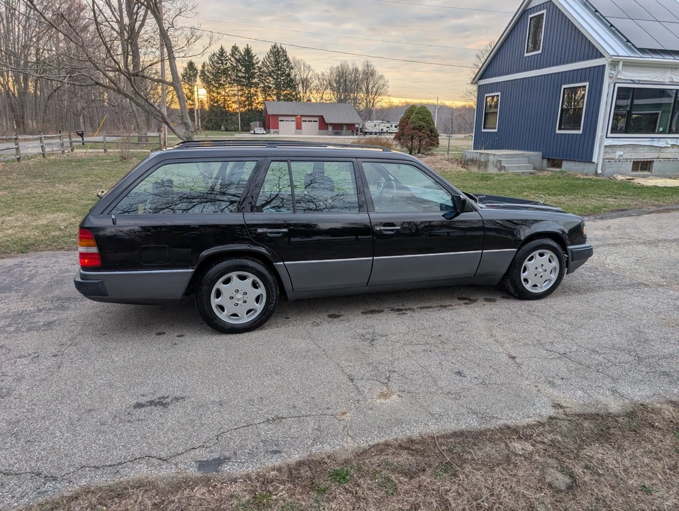 1992 Mercedes-Benz W124 E-Class - Image 4 of 16