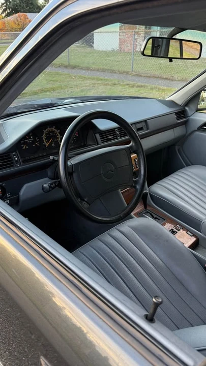 1992 Mercedes-Benz W124 E-Class - Image 11 of 16