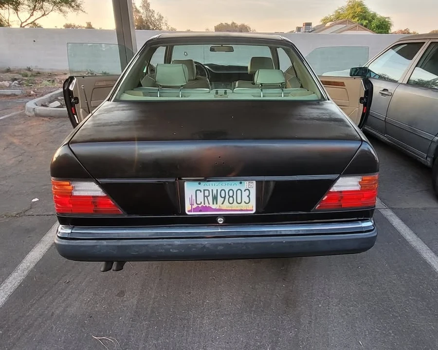 1992 Mercedes-Benz W124 E-Class - Image 8 of 10