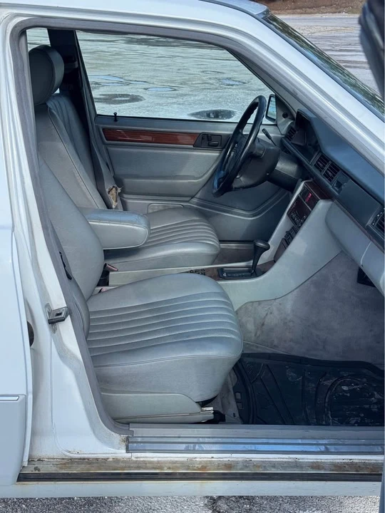 1992 Mercedes-Benz W124 E-Class - Image 11 of 15