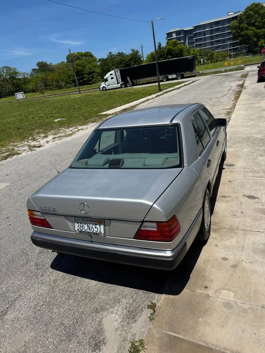 1992 Mercedes-Benz W124 E-Class - Image 5 of 19
