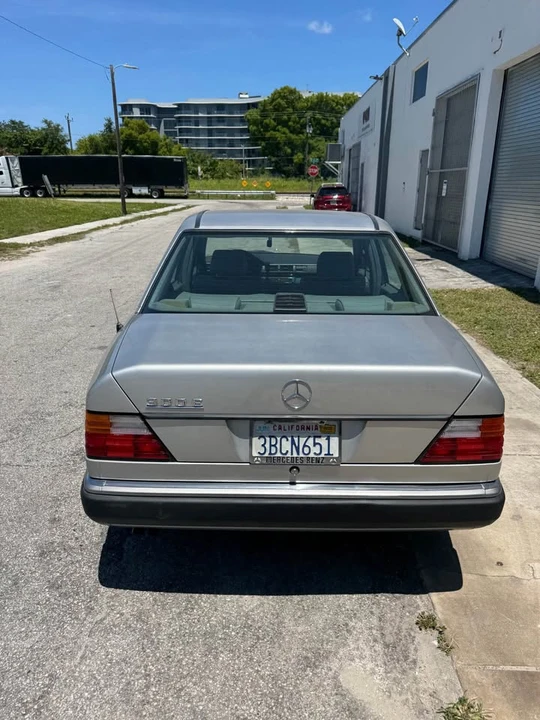 1992 Mercedes-Benz W124 E-Class - Image 16 of 19