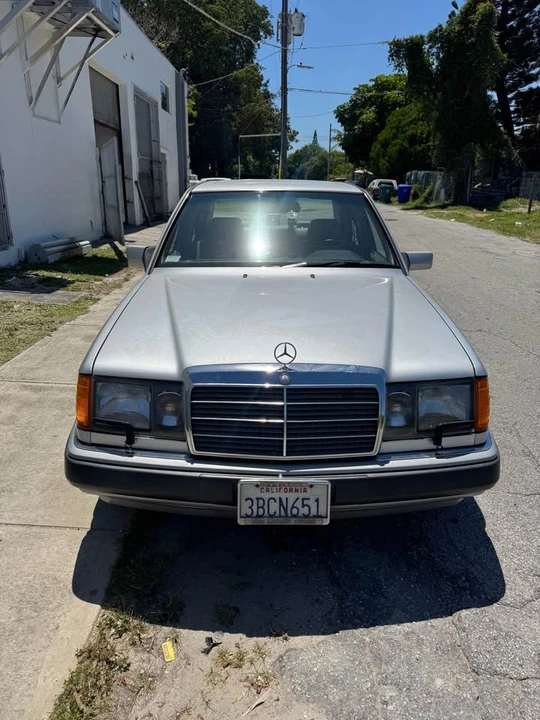 1992 Mercedes-Benz W124 E-Class - Image 2 of 19