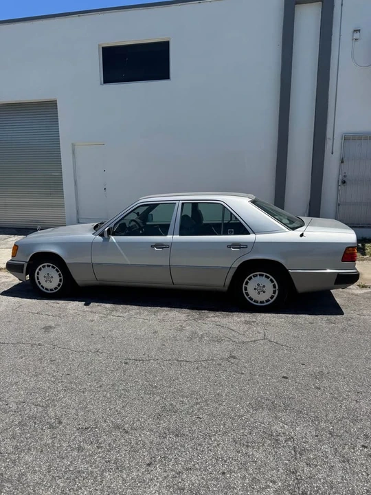 1992 Mercedes-Benz W124 E-Class - Image 13 of 19