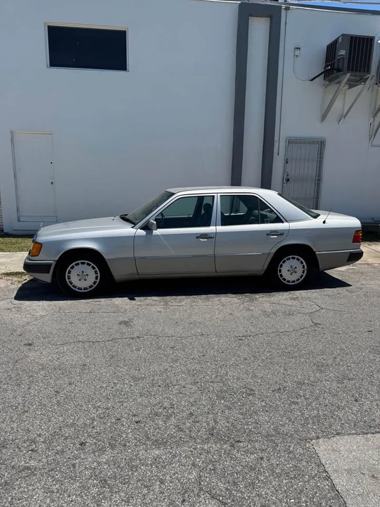 1992 Mercedes-Benz W124 E-Class - Image 15 of 19