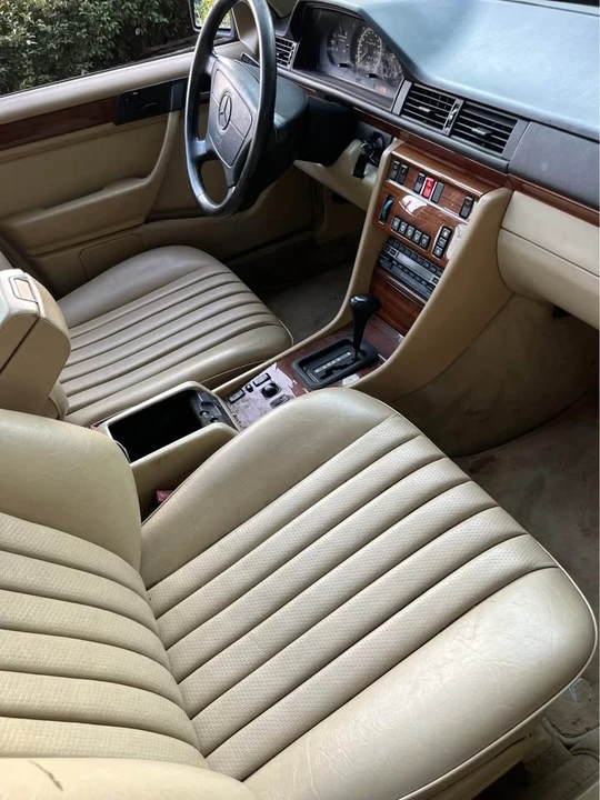 1992 Mercedes-Benz W124 E-Class - Image 5 of 9