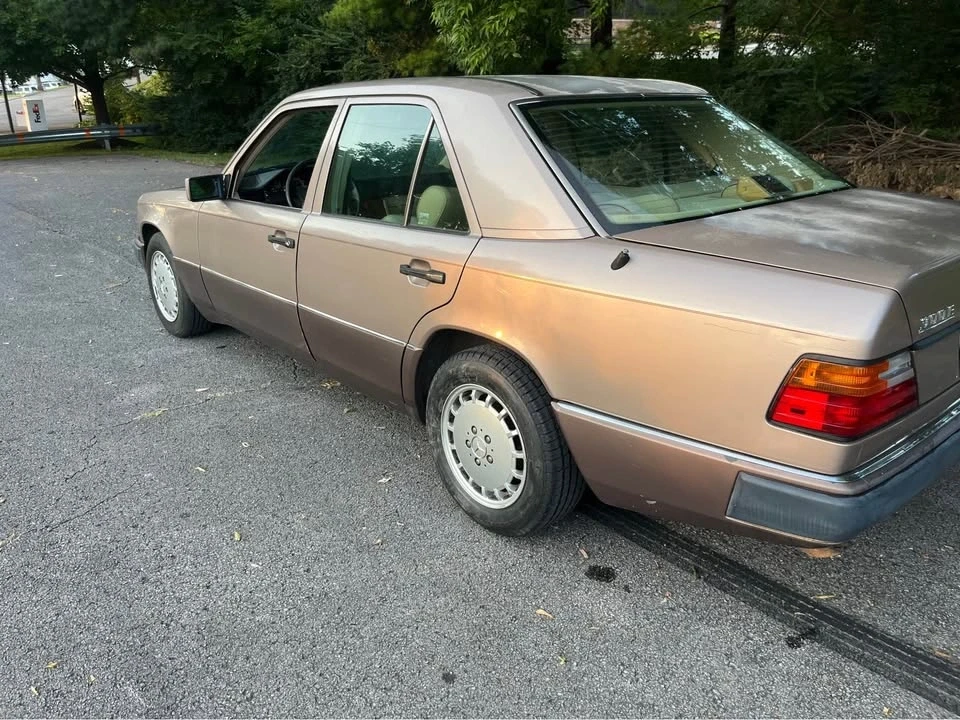 1992 Mercedes-Benz W124 E-Class - Image 4 of 9
