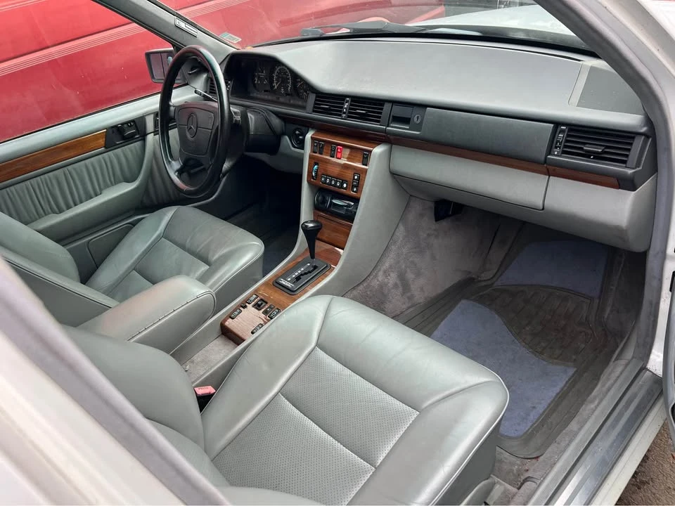 1992 Mercedes-Benz W124 E-Class - Image 8 of 8