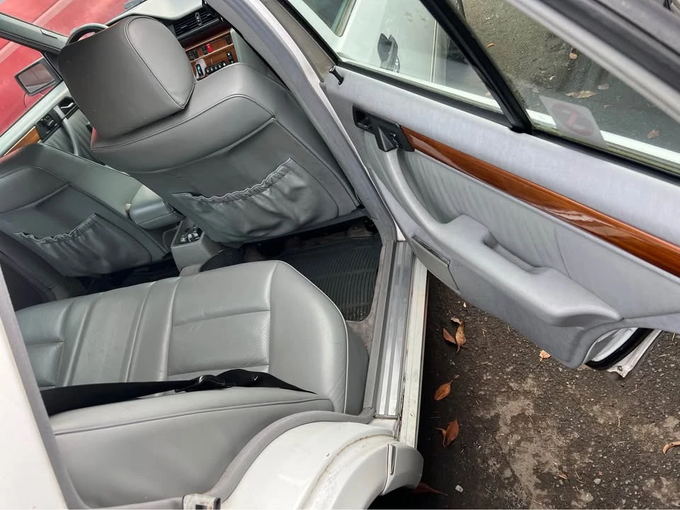 1992 Mercedes-Benz W124 E-Class - Image 7 of 8