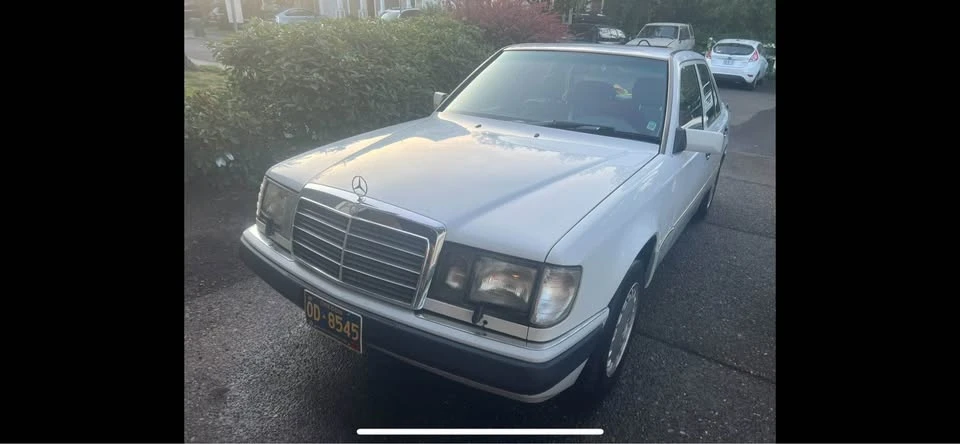 1992 Mercedes-Benz W124 E-Class - Image 3 of 8
