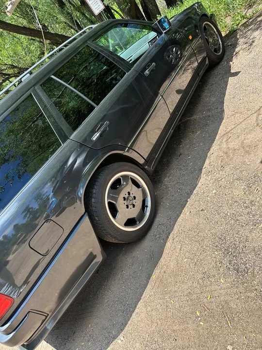 1992 Mercedes-Benz W124 E-Class - Image 2 of 2