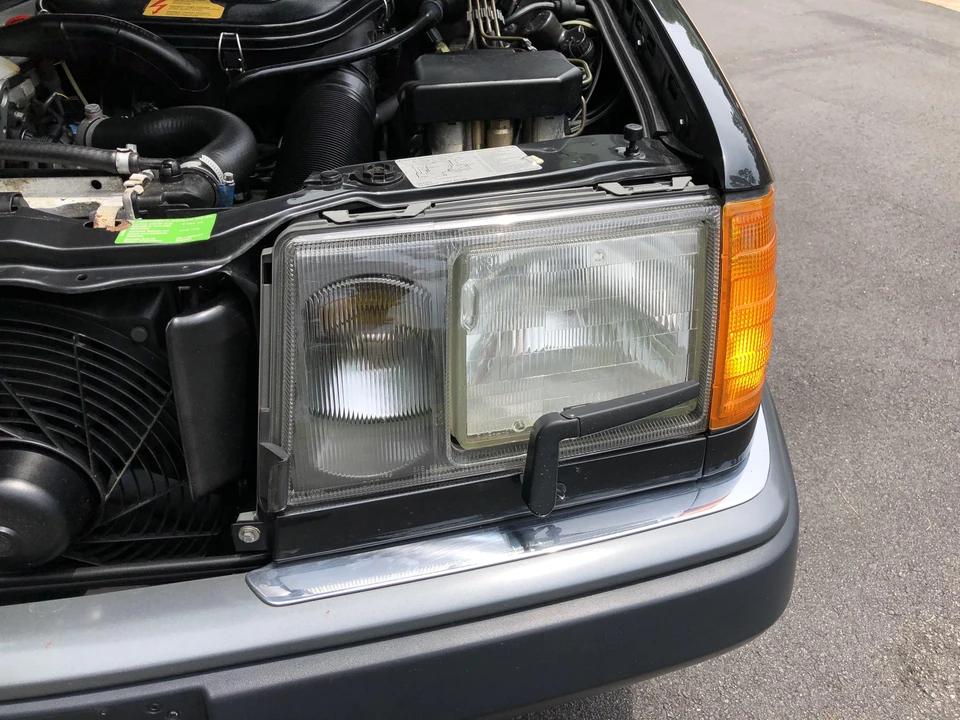 1992 Mercedes-Benz W124 E-Class - Image 26 of 31