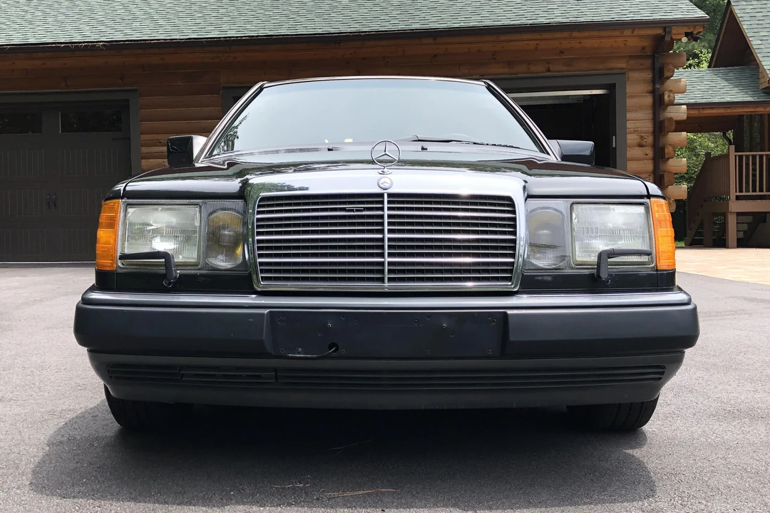 1992 Mercedes-Benz W124 E-Class - Image 2 of 31