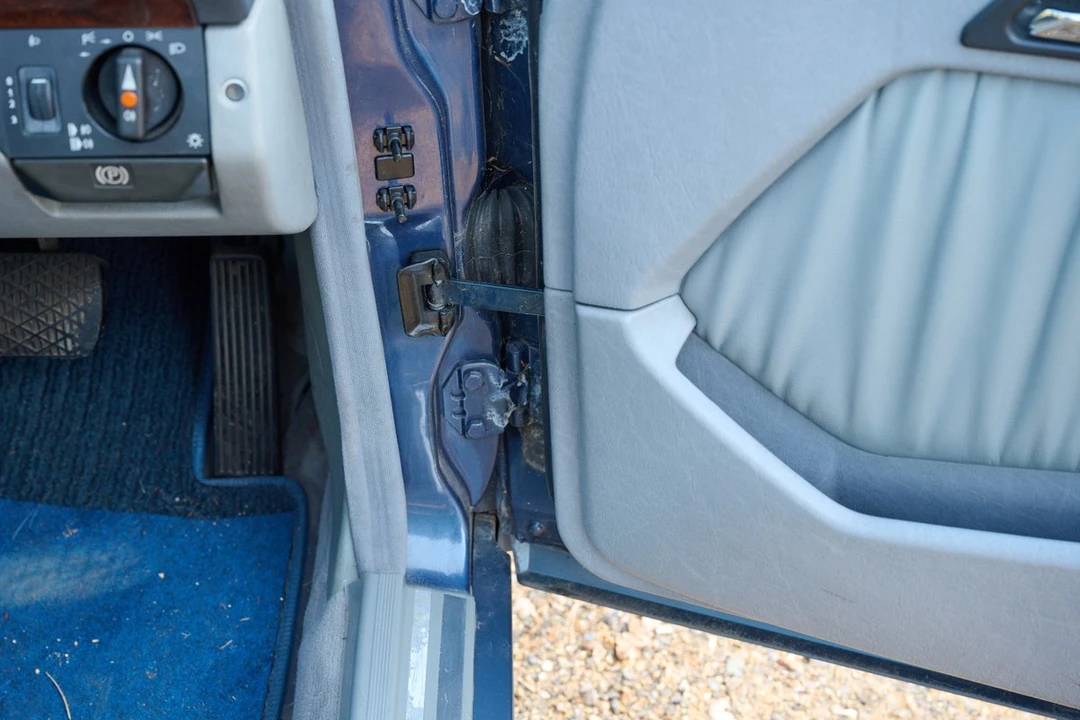 1992 Mercedes-Benz W124 E-Class - Image 29 of 30