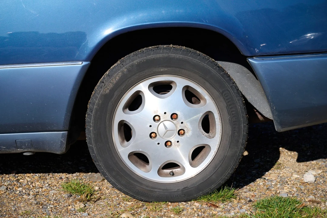 1992 Mercedes-Benz W124 E-Class - Image 18 of 30