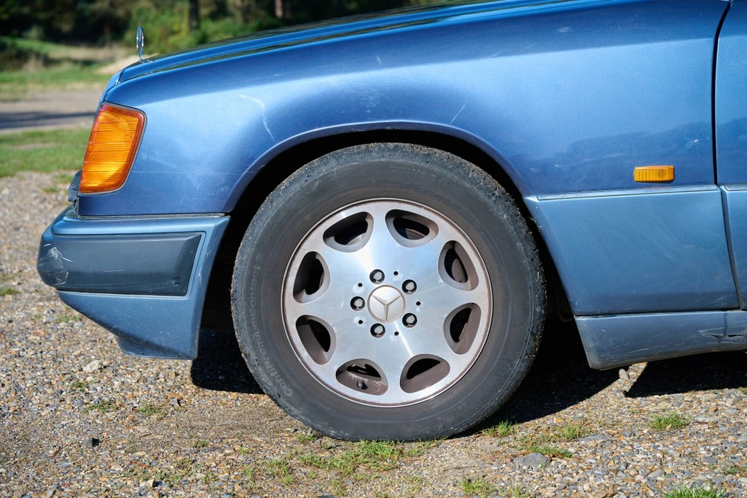 1992 Mercedes-Benz W124 E-Class - Image 17 of 30