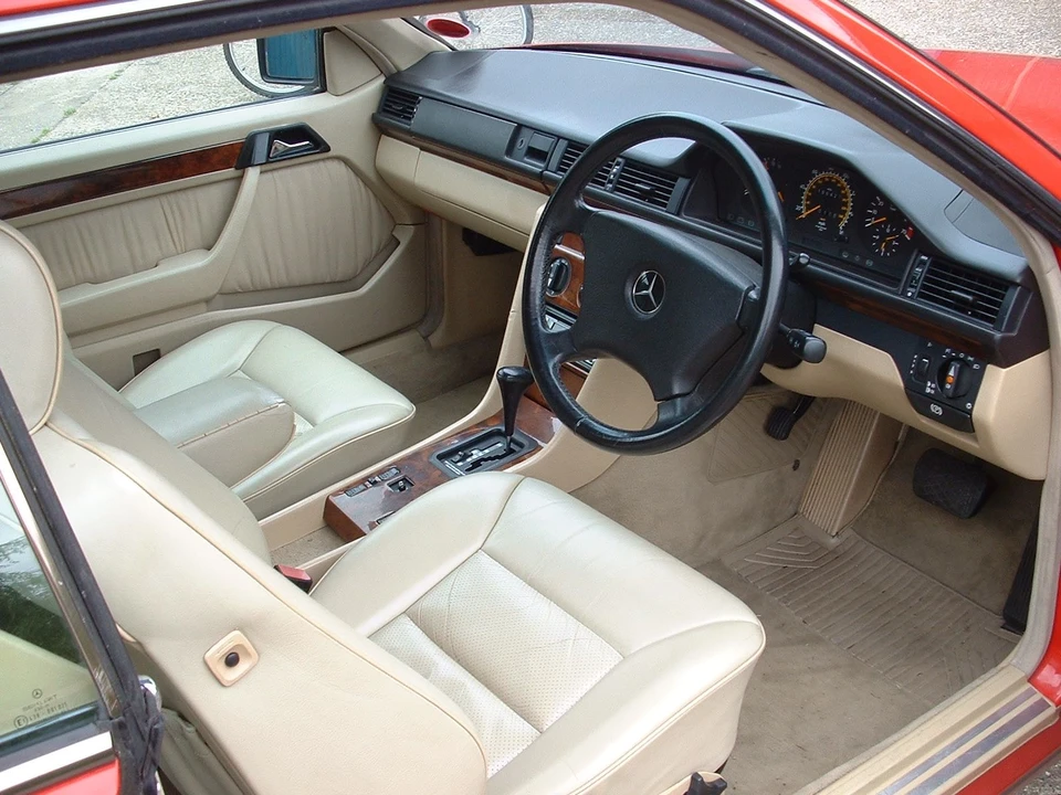 1992 Mercedes-Benz W124 E-Class - Image 3 of 3