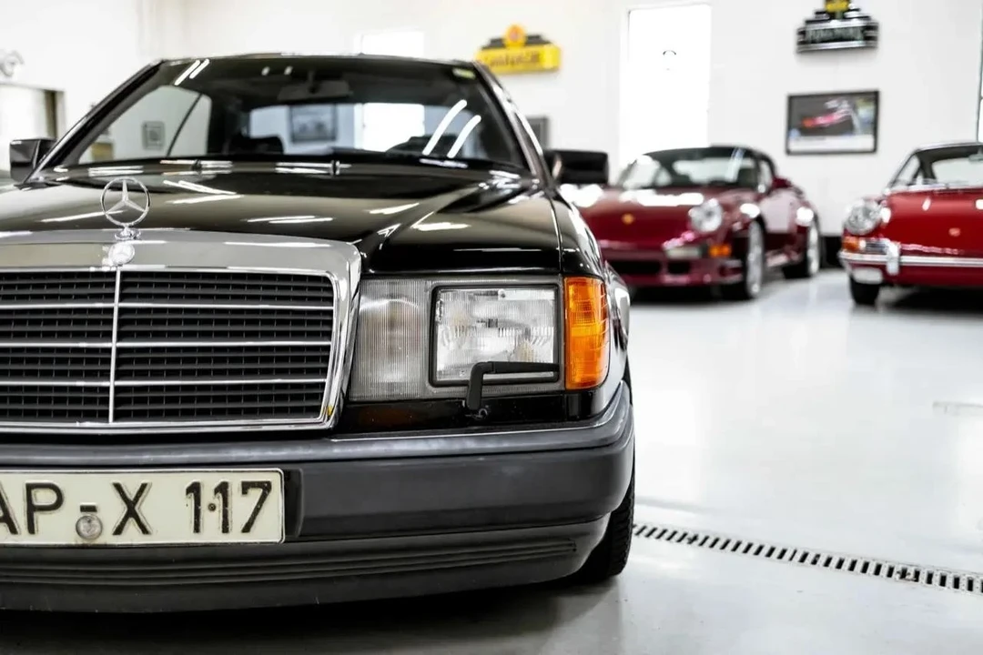 1992 Mercedes-Benz W124 E-Class - Image 12 of 21