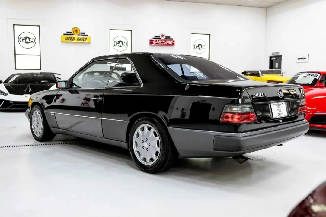 1992 Mercedes-Benz W124 E-Class - Image 16 of 21