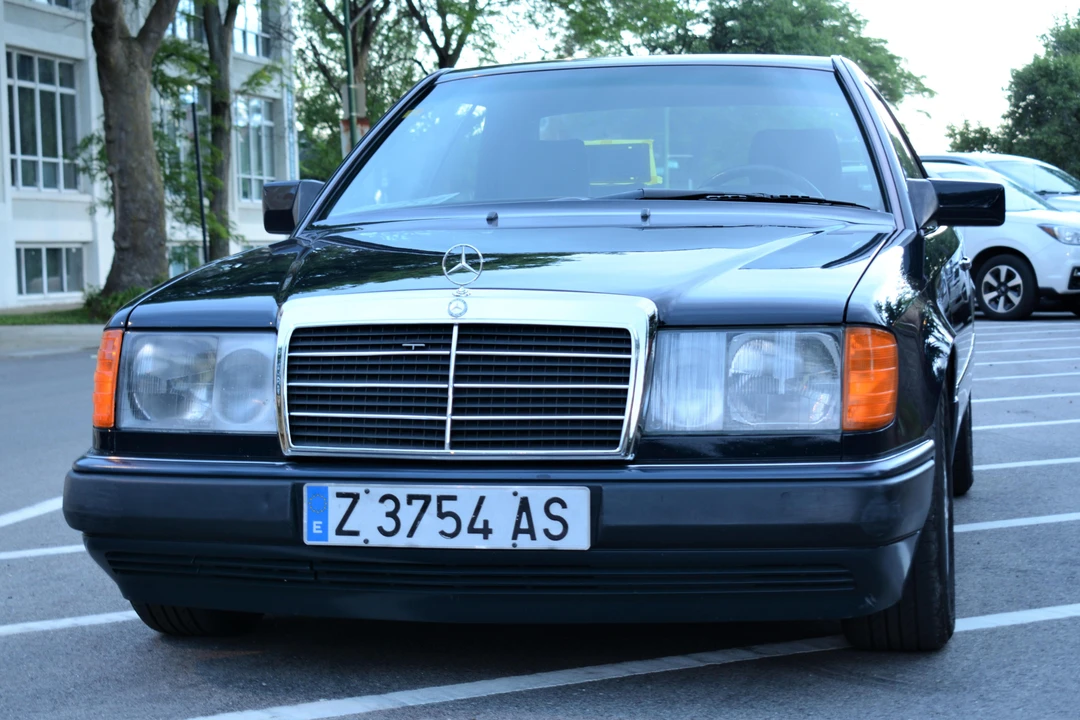 1992 Mercedes-Benz W124 E-Class - Image 2 of 5