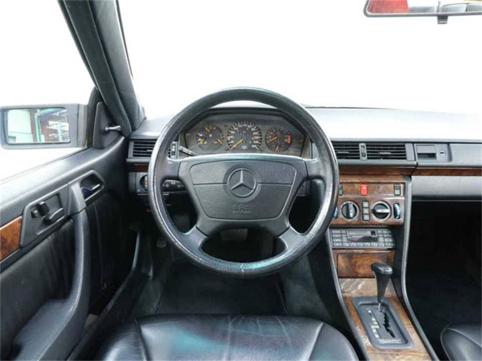 1992 Mercedes-Benz W124 E-Class - Image 10 of 31