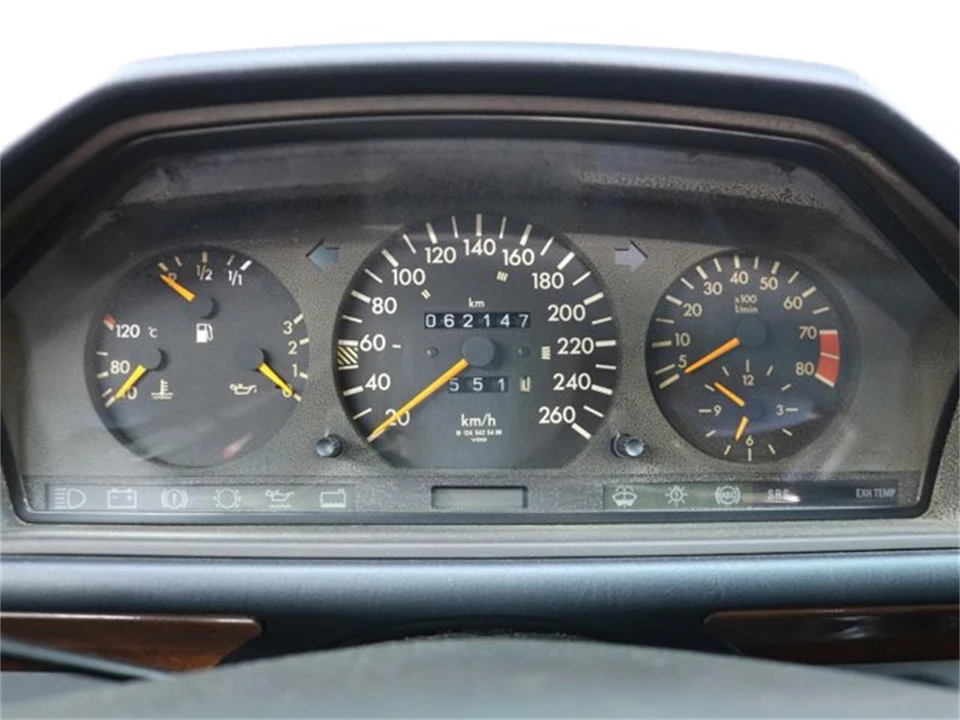 1992 Mercedes-Benz W124 E-Class - Image 11 of 31