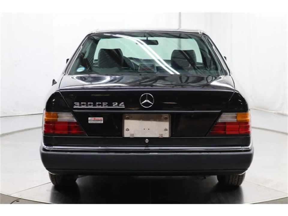 1992 Mercedes-Benz W124 E-Class - Image 6 of 31