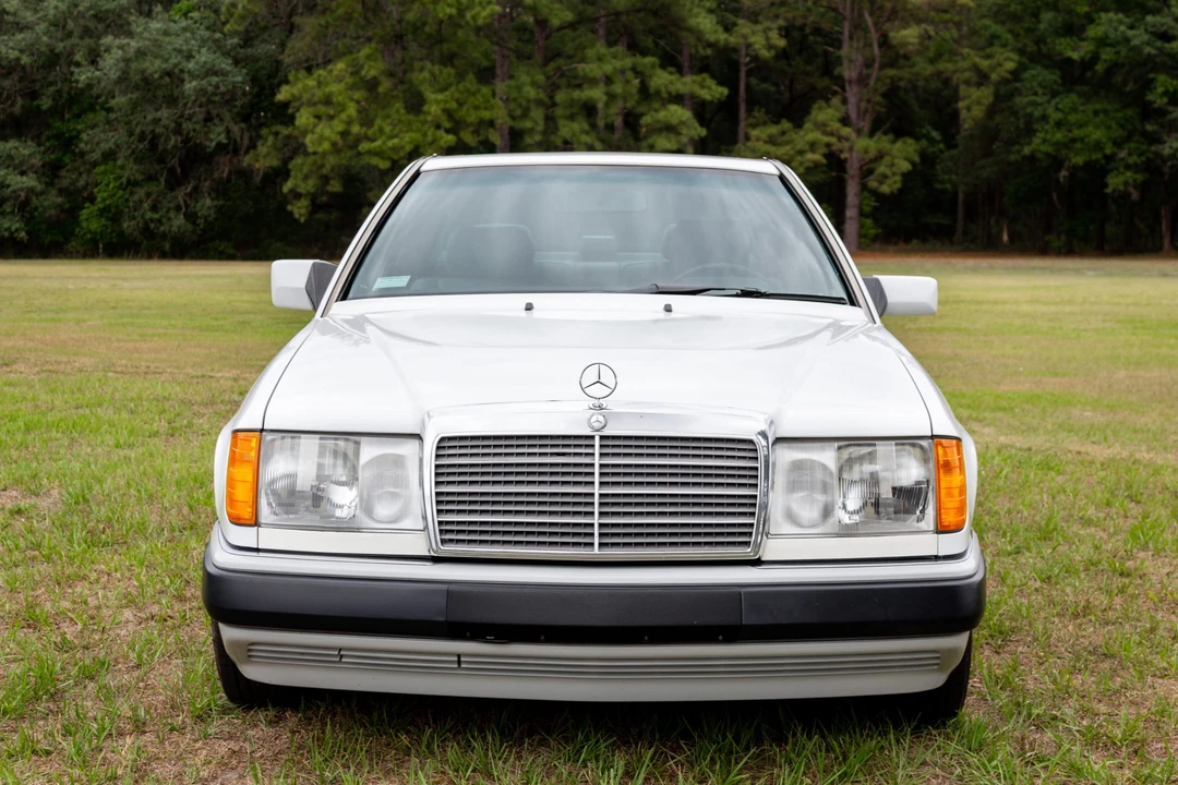 1992 Mercedes-Benz W124 E-Class - Image 2 of 31