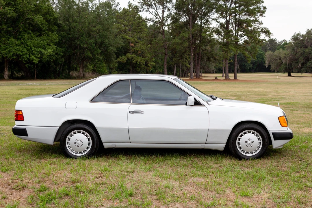 1992 Mercedes-Benz W124 E-Class - Image 9 of 31