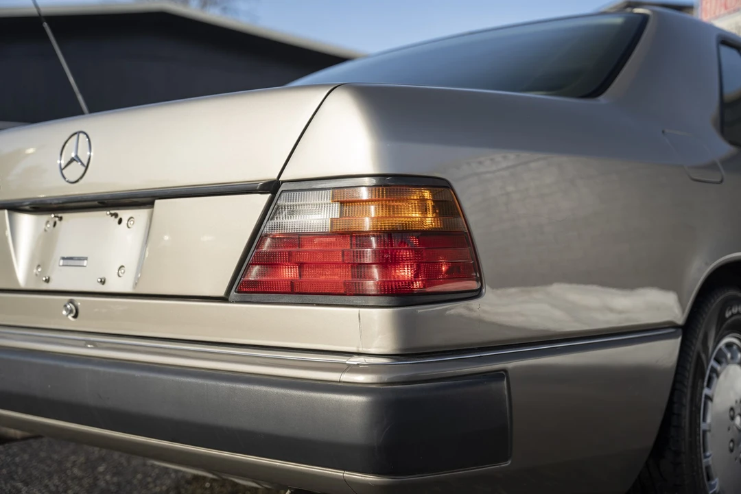 1992 Mercedes-Benz W124 E-Class - Image 13 of 31