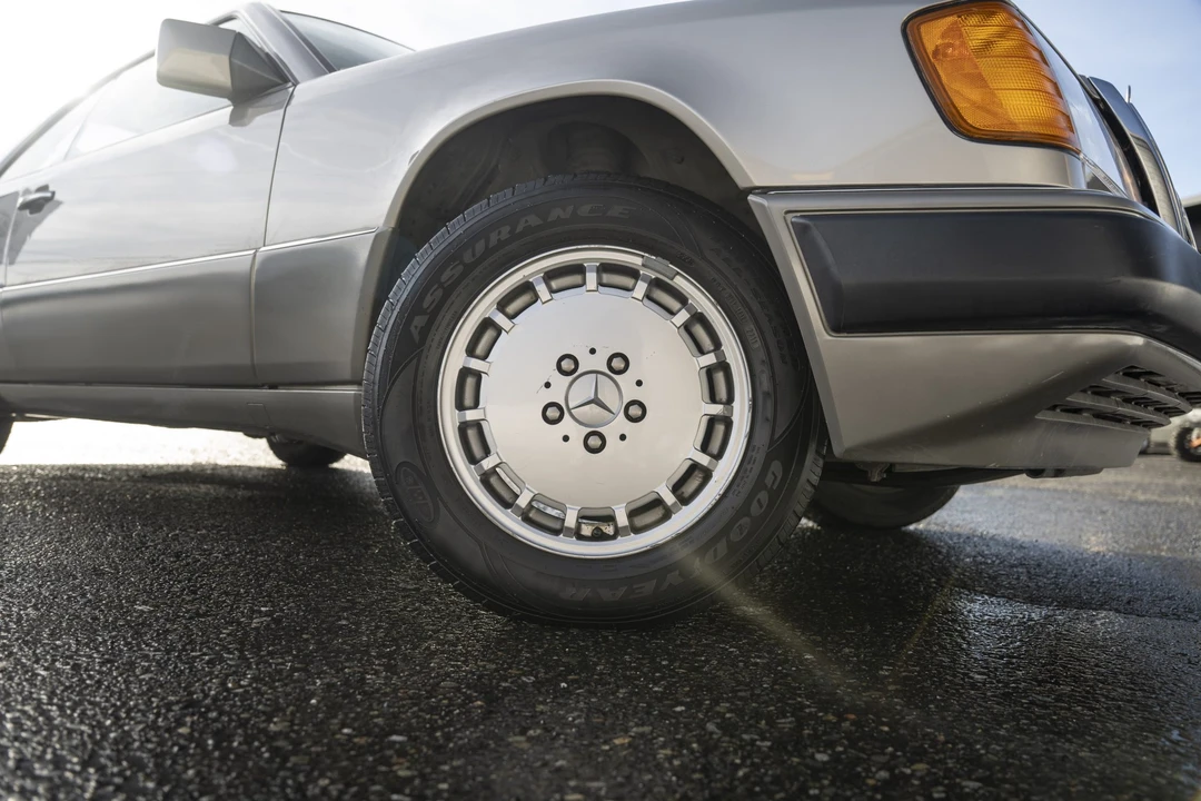 1992 Mercedes-Benz W124 E-Class - Image 18 of 31