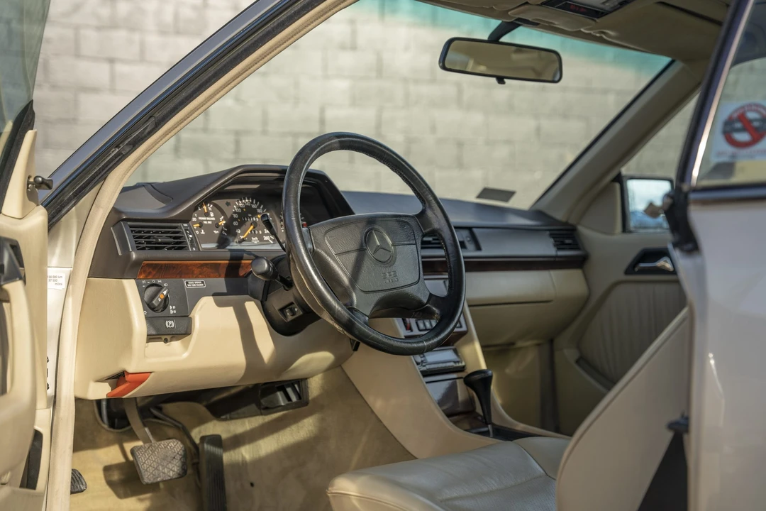 1992 Mercedes-Benz W124 E-Class - Image 20 of 31