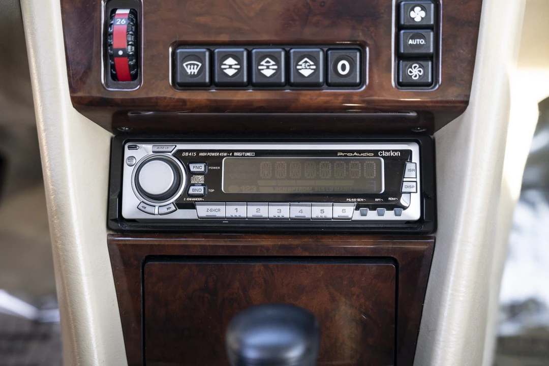 1992 Mercedes-Benz W124 E-Class - Image 26 of 31